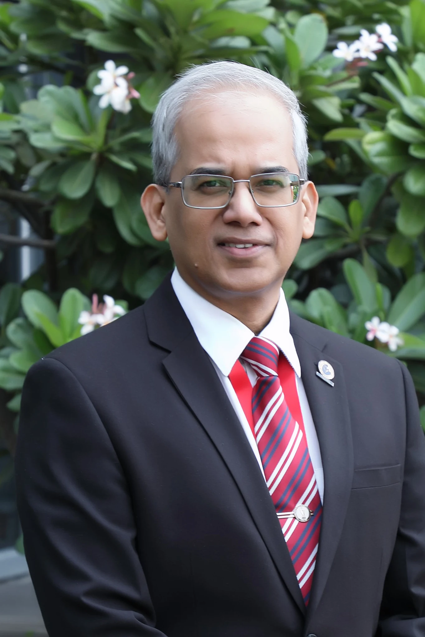 Dr Pratik Tambe